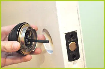 Expert Locksmith Services Sherman Oaks, CA 818-590-3415 - 12-changing-locks
